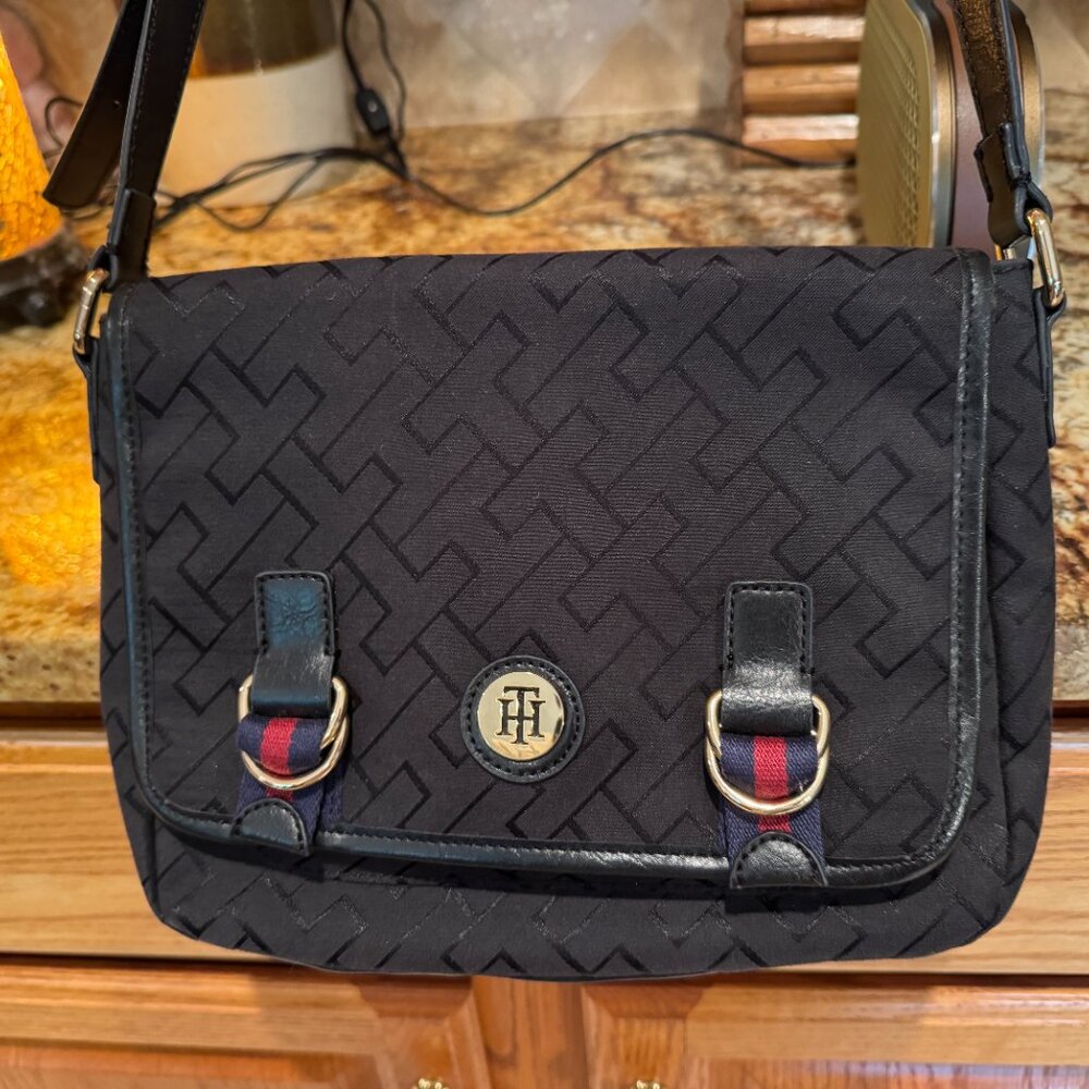 Tommy Hilfiger Adjustable Crossbody Purse Black 11 1/2" x 8" Lined